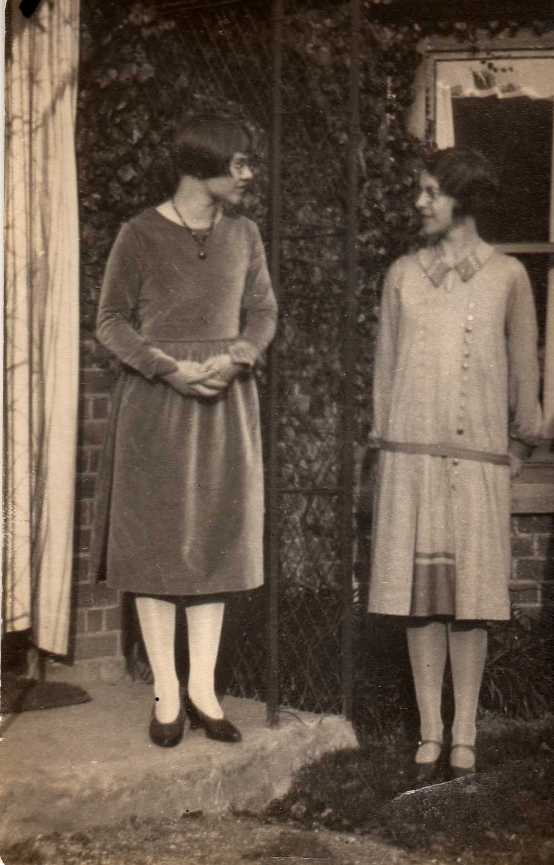 Sisters: Mary and Edna Haydon.  Here in 1926 Mary was 18 years old and Edna 22 years old.