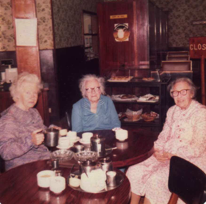 Haydon sisters Mary, Nellie and Edna in 1988.