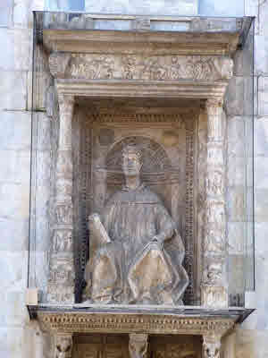 Statue of Plinius Minor on the Duomo (Como) possibly the work of Giovanni Rodari, dating from before 1480; Como, Italy.  What is the non-Christian evidence of Jesus Christ?